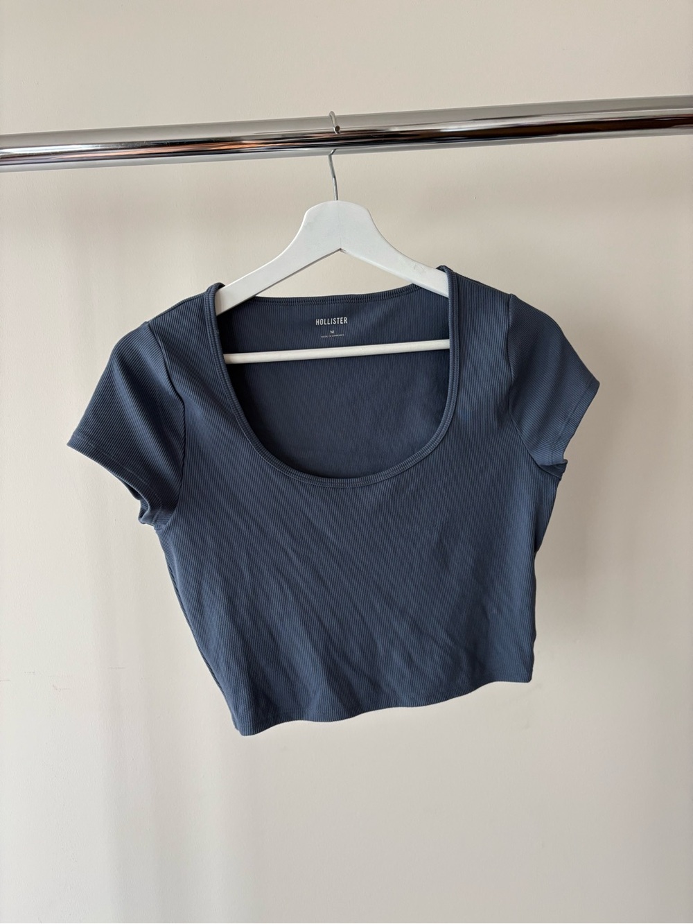 Hollister Seamless scoopneck croptop